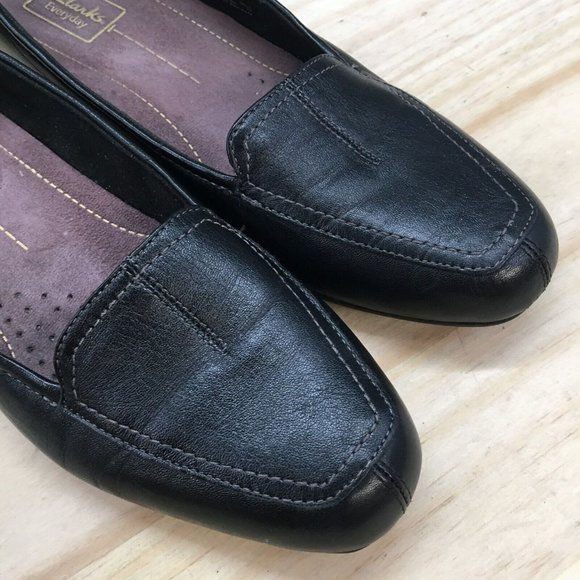 Clarks Shoes Womens 10 M Everyday Slip On Loafers Black Leather Comfort 85130 - Picture 5 of 9